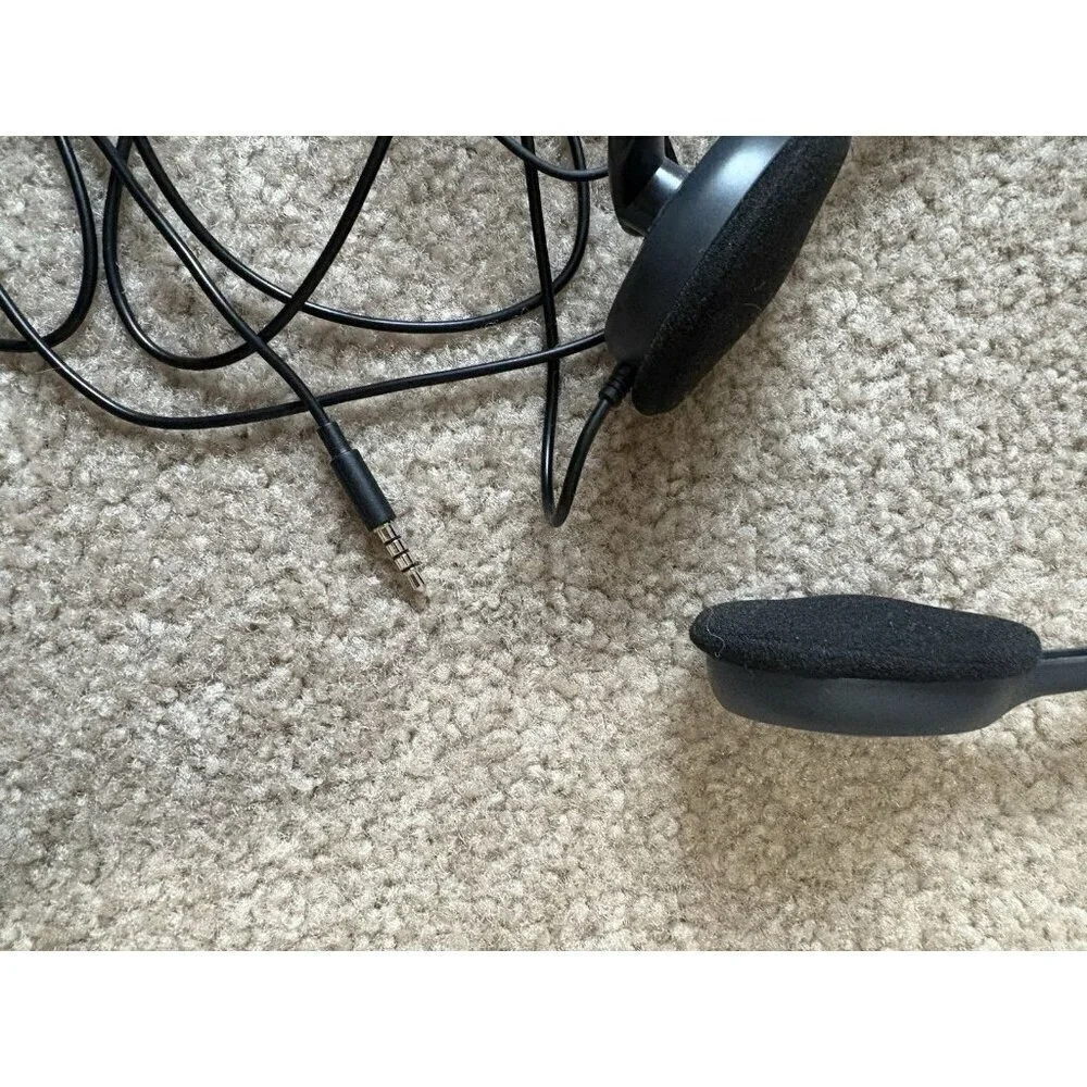 Headsets Lot Of 2 One With Mic - Picture 5 of 5